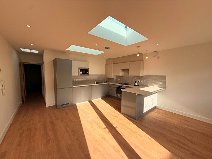 3 Bedroom Apartment To Rent In Fishponds Road, Bristol, BS5