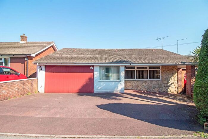 2 Bedroom Detached Bungalow For Sale In Hazleton Way, Horndean, PO8