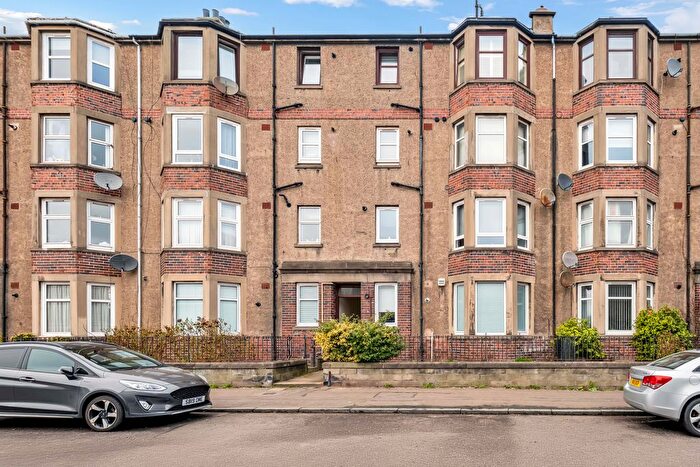 2 Bedroom Flat For Sale In Clepington Road, Dundee, DD3