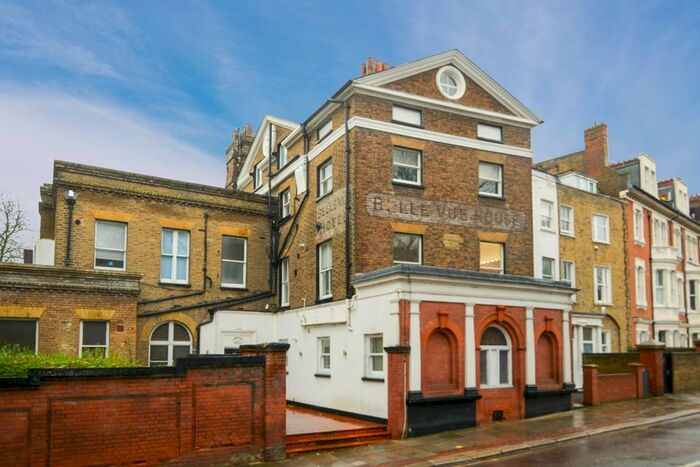 2 Bedroom Flat To Rent In Belle Vue House, Petersham Road, Richmond, TW10