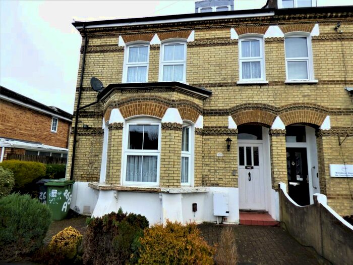 2 Bedroom Maisonette To Rent In Chessington Road, West Ewell, Epsom, KT19