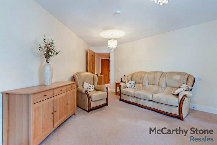 1 Bedroom Apartment For Sale In Horizons, Churchfield Road, Poole, BH15