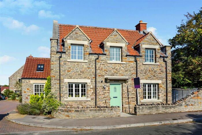 3 Bedroom Property To Rent In Baron Close, Bitton, Bristol, BS30