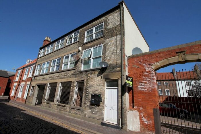 2 Bedroom Flat To Rent In Robinson Row, Fish Street, HU1