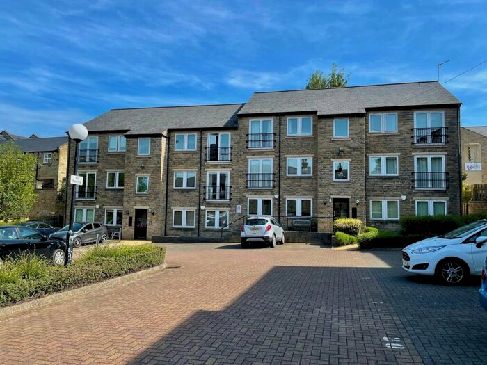 2 Bedroom Flat To Rent In Town Square, Kerry Garth, Horsforth, Leeds, LS18