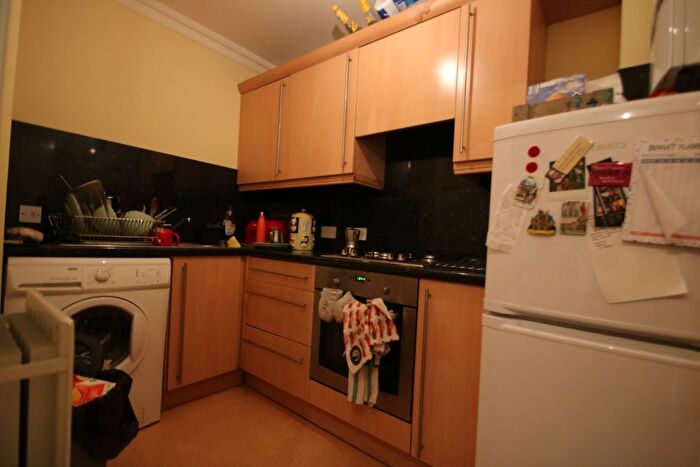 1 Bedroom Flat To Rent In Brenthouse Road, Hackney, E9