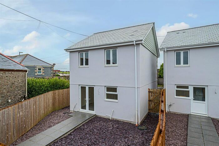3 Bedroom Detached House For Sale In Longdowns, Penryn, TR10