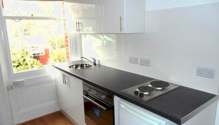 Studio To Rent In Belsize Avenue, London, NW3