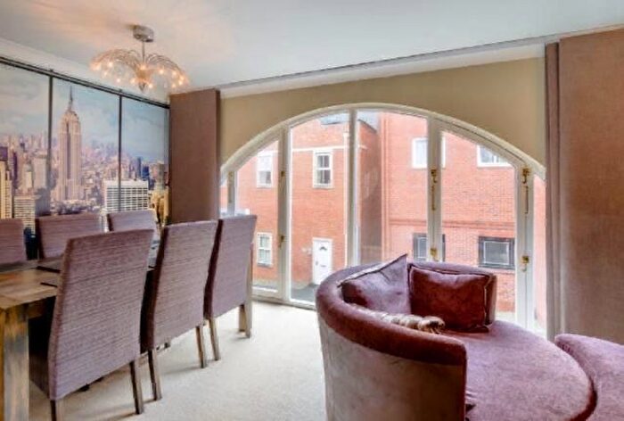 2 Bedroom Flat To Rent In Fetter Lane, York, YO1