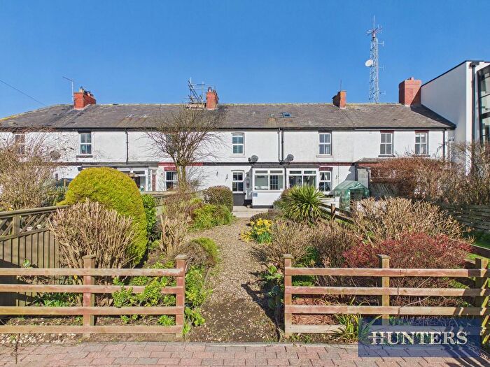 2 Bedroom Cottage For Sale In Coastguard Cottages, Bridlington, YO15