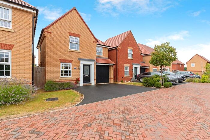 3 Bedroom Detached House For Sale In Spruce Meadow, Stotfold, Hitchin, SG5