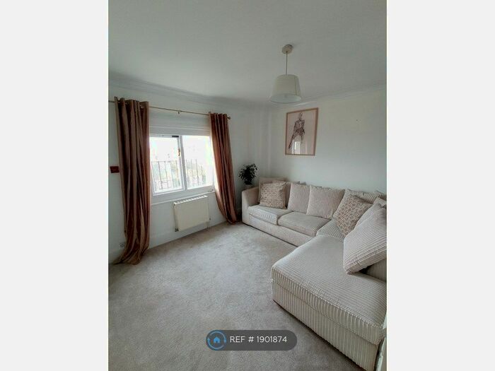 1 Bedroom Maisonette To Rent In Brunswick Place, Hove, BN3