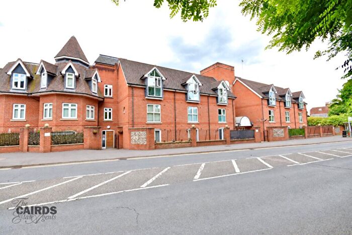Apartment To Rent In Leret Way, Leatherhead, Surrey, KT22