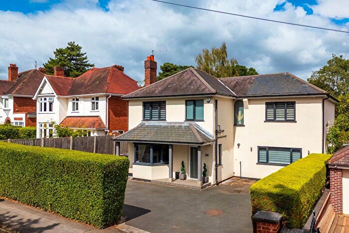 4 Bedroom Detached House For Sale In St. Johns Avenue, Kidderminster, Worcestershire, DY11