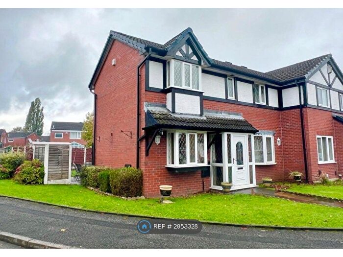 3 Bedroom Semi-Detached House To Rent In Inglewhite Close, Bury, BL9
