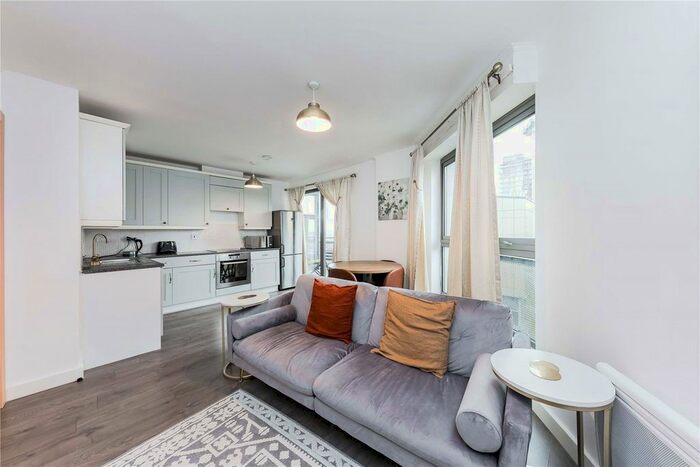 1 Bedroom Flat To Rent In Victoria Road, London, W3