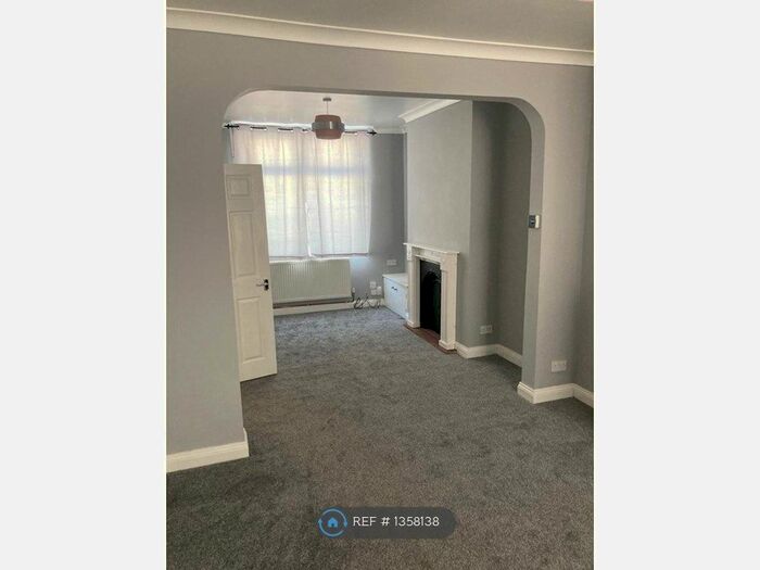 2 Bedroom Terraced House To Rent In Gladstone Street, Kettering, NN16