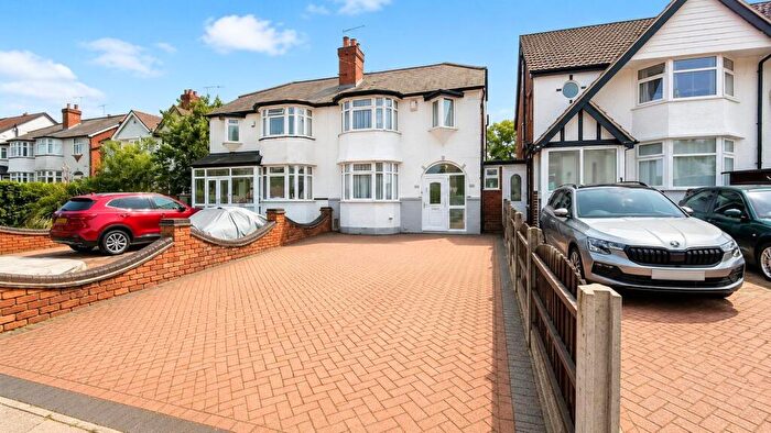 3 Bedroom Semi Detached House For Sale In Redditch Road, Kings Norton, Birmingham, B38