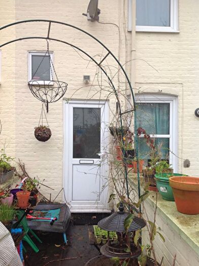 2 Bedroom Maisonette To Rent In Sandling Road, Maidstone, ME14