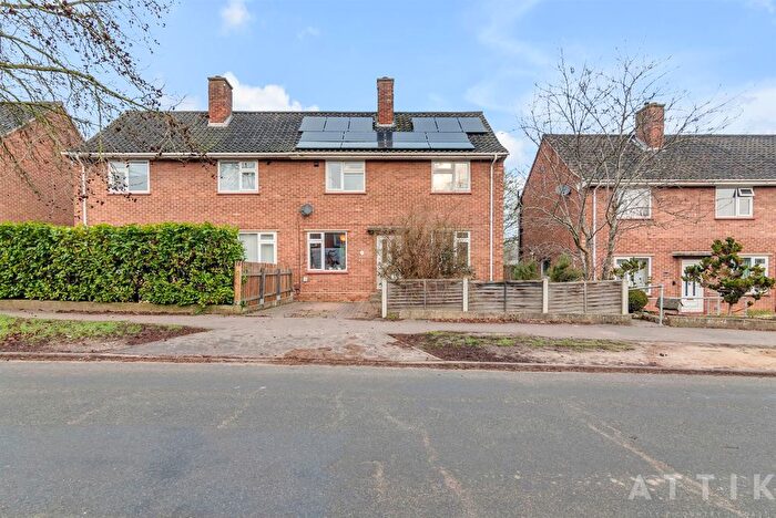 3 Bedroom Semi-Detached House For Sale In Coleburn Road, Norwich, NR1