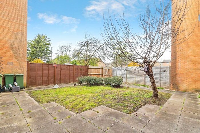 2 Bedroom Flat For Sale In Larwood Place, Oldbrook, Milton Keynes, Buckinghamshire, MK6