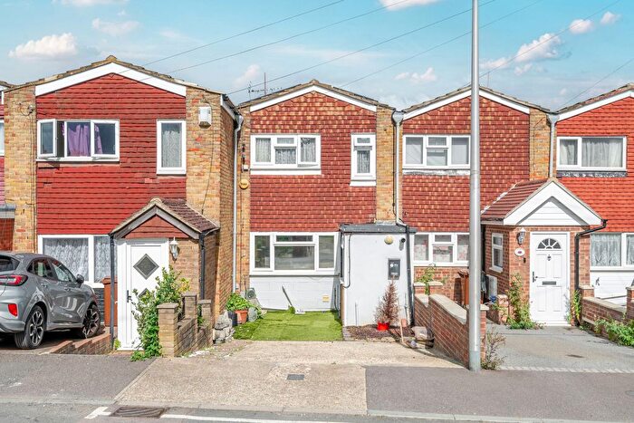 3 Bedroom Terraced House For Sale In Highlands Close, Rochester, Kent, ME2