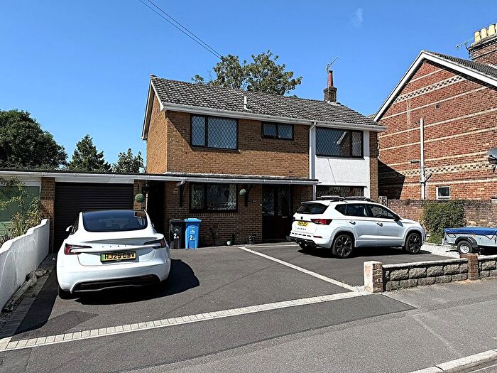 3 Bedroom Detached House To Rent In Shaftesbury Road, Poole, BH15