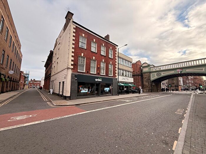 2 Bedroom Flat To Rent In Foregate Street, Worcester, WR1