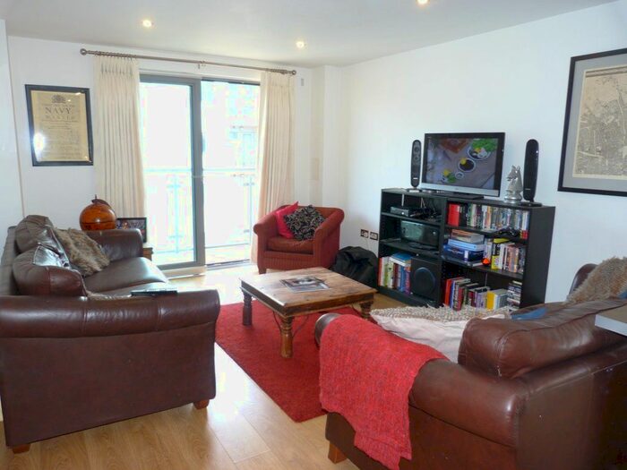3 Bedroom Flat To Rent In Bow Common Lane, London, E3