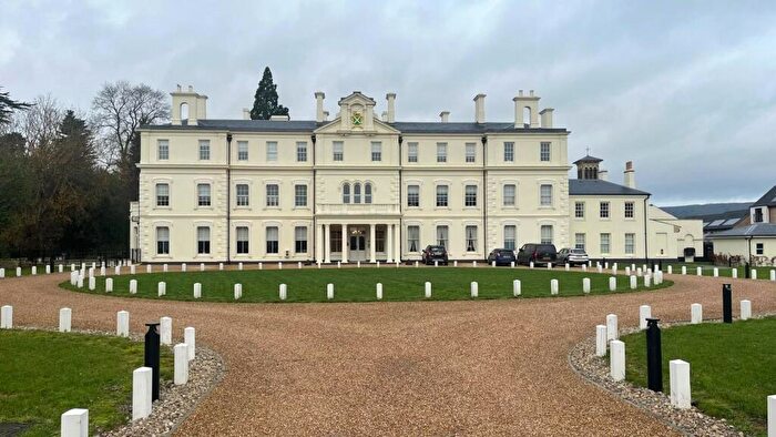 2 Bedroom Flat For Sale In Wills Crescent, Leybourne, West Malling, Kent, ME19