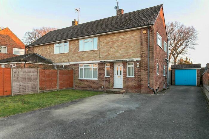 3 Bedroom Property To Rent In Westmead Drive, Salfords, Redhill, RH1