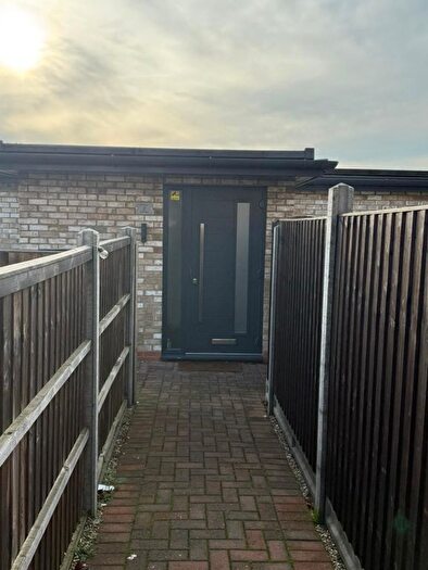 1 Bedroom Detached House To Rent In Thind Place, Romford, RM5