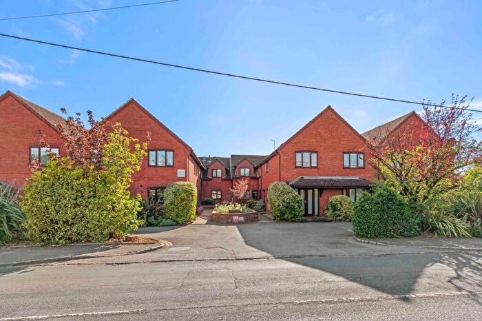 1 Bedroom Flat For Sale In Penn, High Wycombe, HP10