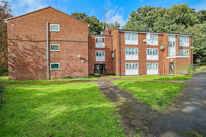 1 Bedroom Flat For Sale In Kimpton Close, Hemel Hempstead, HP1
