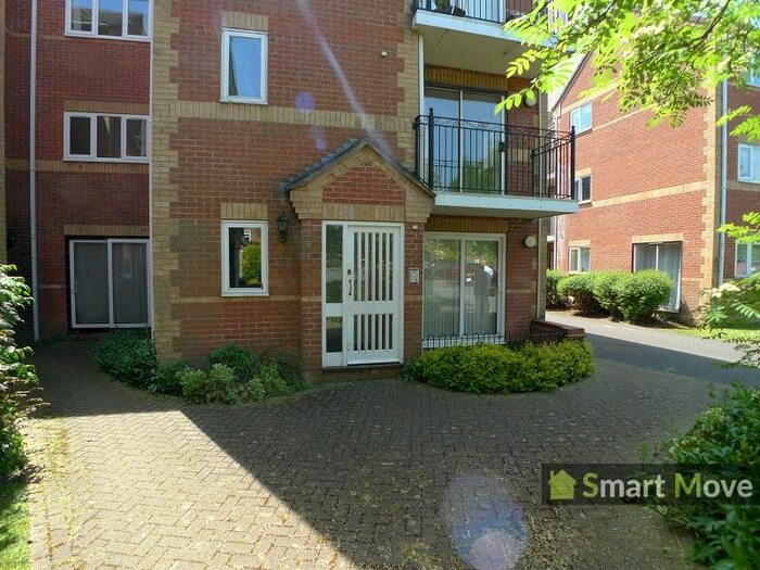 2 Bedroom Flat To Rent In Oaklands, Peterborough, Cambridgeshire., PE1