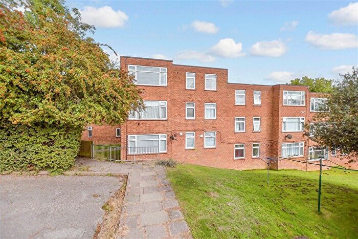 2 Bedroom Flat For Sale In Halstead Close, Canterbury, Kent, CT2