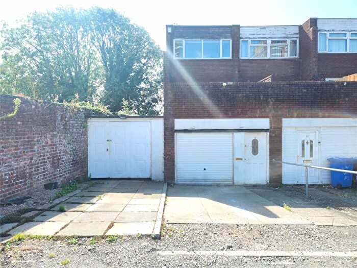 3 Bedroom Town House For Sale In Balfour, Tamworth, Staffordshire, B79