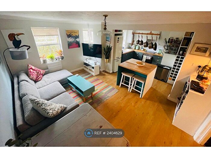 2 Bedroom Flat To Rent In Kendrick Court, London, SE15