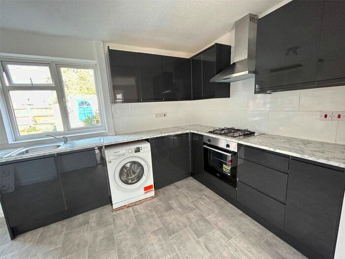 3 Bedroom Semi-Detached House To Rent In Lovel Avenue, Welling, DA16
