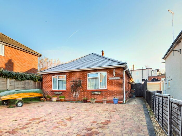 3 Bedroom Detached House To Rent In Sherborne Road, South View, Basingstoke, RG21