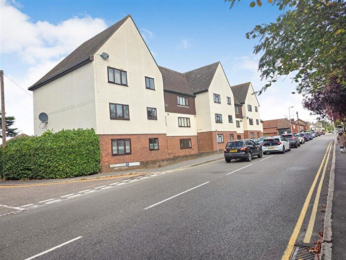 2 Bedroom Flat For Sale In Abbotts Place, Chelmsford, CM2