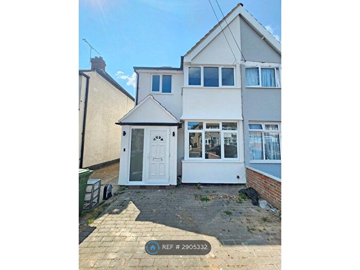 4 Bedroom Semi-Detached House To Rent In Second Avenue, Dagenham, RM10