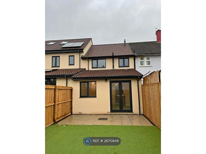 4 Bedroom Terraced House To Rent In Hellier Walk, Bristol, BS13