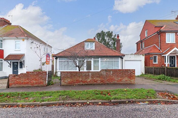 2 Bedroom Bungalow For Sale In Garrard Avenue, Margate, Kent, CT9