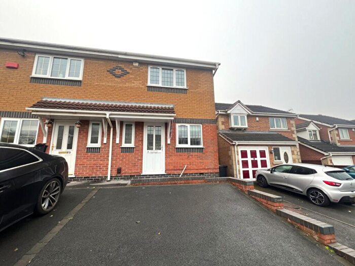 3 Bedroom Semi-Detached House To Rent In Dairyfields Way, Stoke-on-Trent, ST1