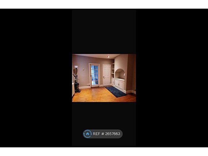 2 Bedroom Flat To Rent In Wandsworth Bridge Road, London, SW6
