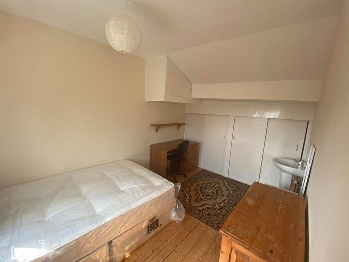 4 Bedroom Terraced House To Rent In Northdown Road, Hatfield, AL10