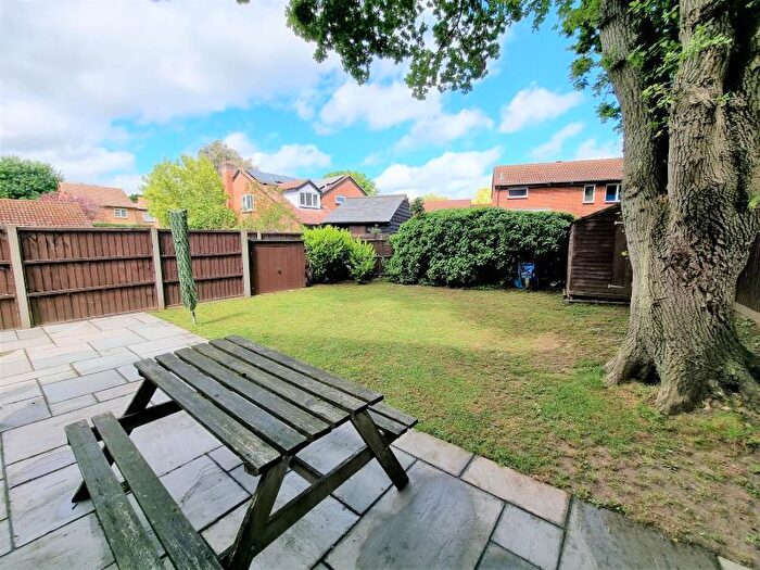 1 Bedroom Terraced House To Rent In Woking, GU21