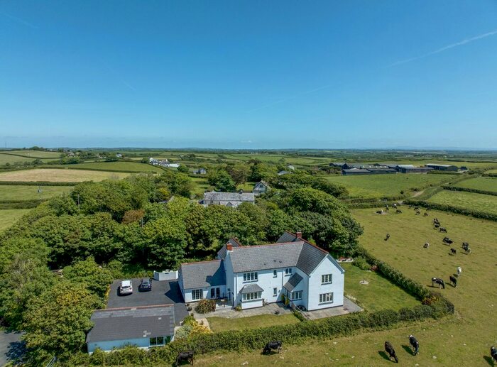 6 Bedroom Detached House For Sale In Hersham, Bude, EX23