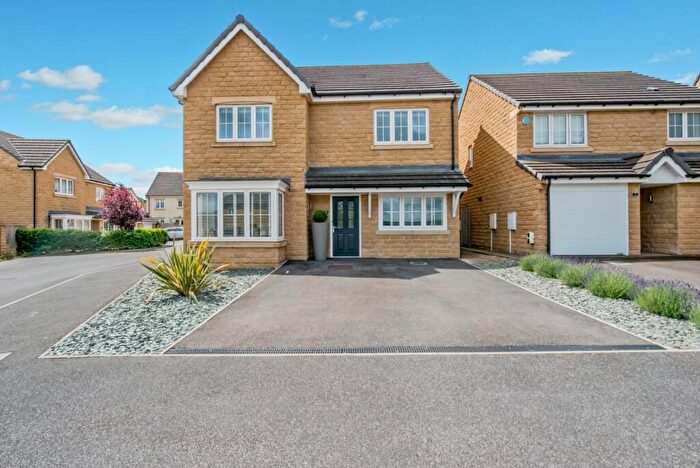 4 Bedroom Detached House For Sale In Milman Walk, Apperley Bridge, Bradford, BD10